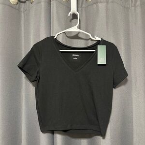 Wild Fable Women's Cropped V-Neck Short Sleeve T-Shirt Size large